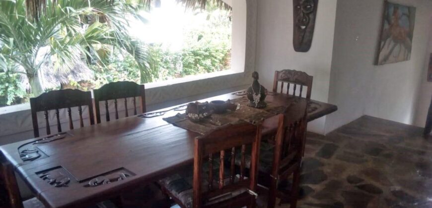 Poni House in Watamu