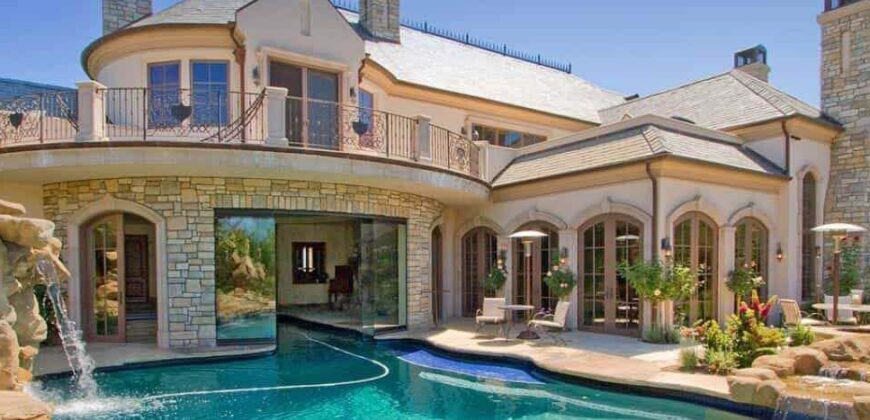 luxurious 3 bedroom house