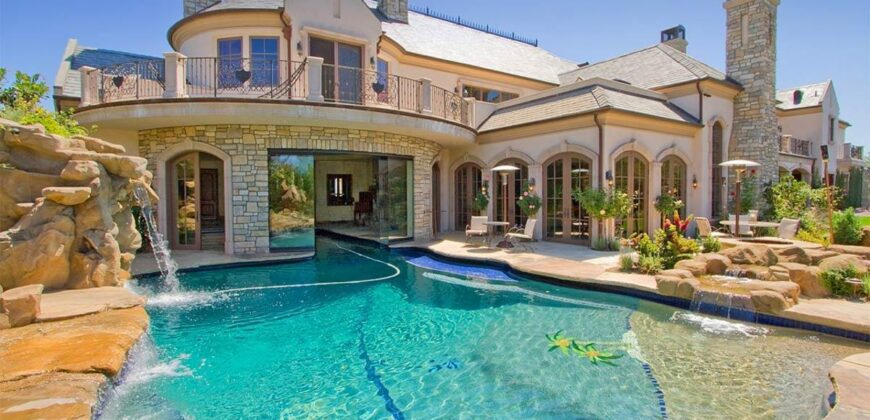 luxurious 3 bedroom house